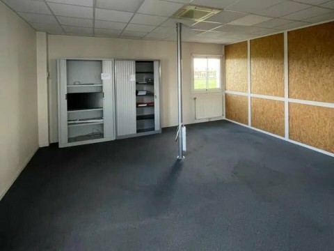 Vente Bureaux / Locaux professionnels, 1385 m2 à La Chapelle-Saint-Luc (10600) en France