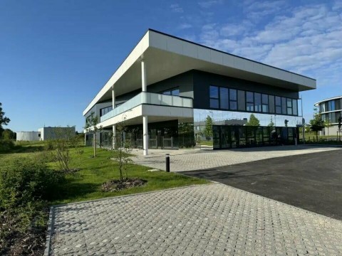 Vente Bureaux / Locaux professionnels, 1203 m2 à Sainte-Savine (10300) en France