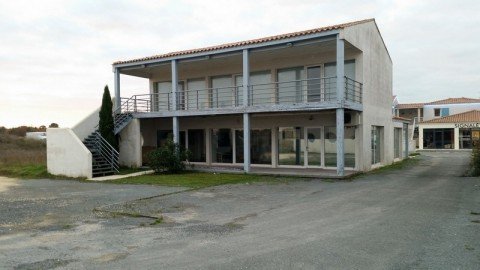 Vente Bureaux / Locaux professionnels, 126 m2 dans une zone d'activité économique, à Saint-Pierre-d'Oléron (17310) en France