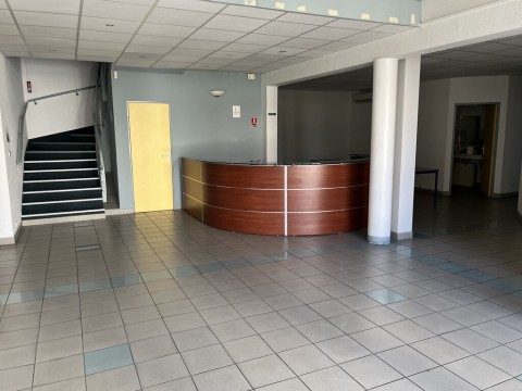 Vente Bureaux / Locaux professionnels, 1087 m2 dans le Vaucluse (84) en France