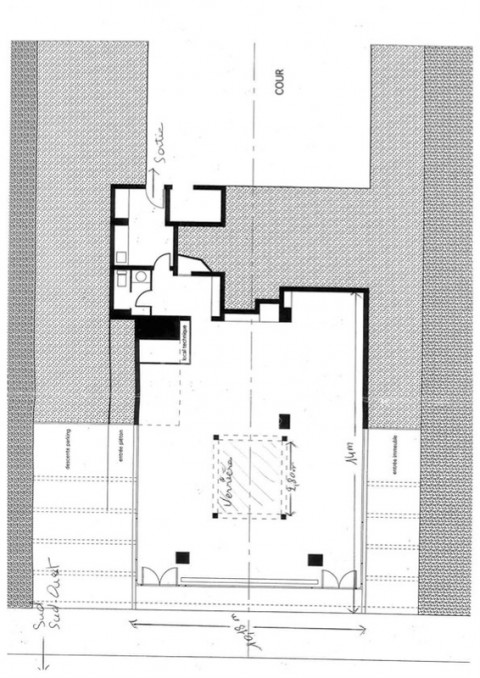 Vente Local commercial avec extraction , 139 m2 dans une zone fréquentée, à Paris (75017) en France