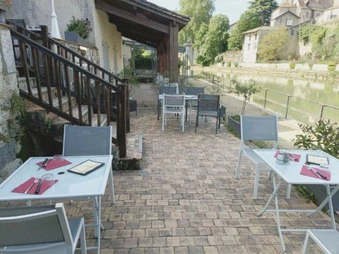 Vente Bar, Restaurant dans un quartier fréquenté, à Nérac (47600) en France