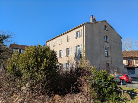 Vente Immeuble de de rapport de 420 m2 dans un village touristique, à Cransac (12110) en France