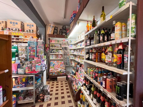 Vente Tabac, Presse, Epicerie, PMU, Loto dans un quartier résidentiel, proche de Cherbourg (50100)