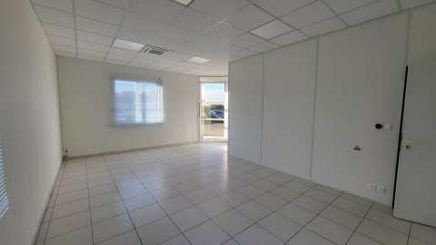 Vente Bureau de 21 m2 à Montoir-de-Bretagne (44550)