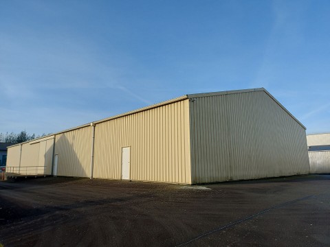 Vente Local d'activité / Entrepôt, 860 m2 à Saint-Berthevin (53940) en France