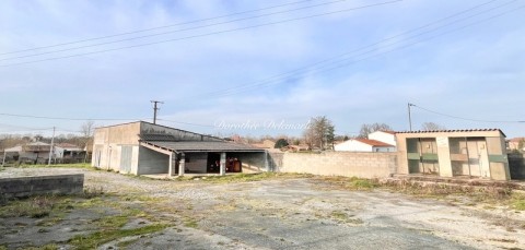 Vente Local commercial , 148 m2 dans les Deux-Sèvres (79) en France