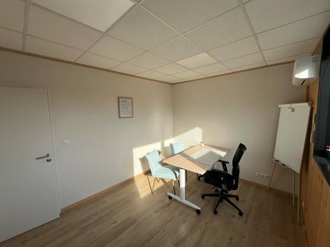 Vente Bureaux / Locaux professionnels, 130 pi2 à Urrugne (64122) en France