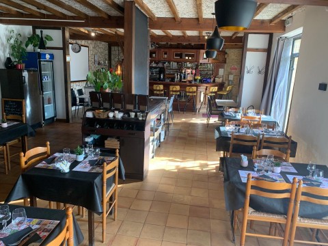 Vente Local commercial Bar avec terrasse à Puy-l'Évêque (46700) en France