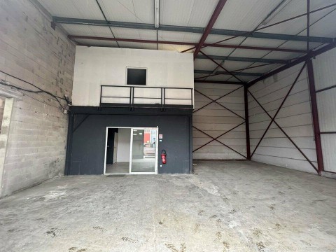 Vente Local commercial Local d'activité / Entrepôt, 145 m2 à Aubagne (13400)