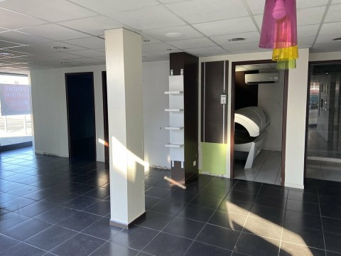 Vente Local commercial , 1080 pi2 à Blagnac (31700) en France