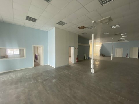 Vente Local commercial , 4500 pi2 à Toulouse (31200) en France