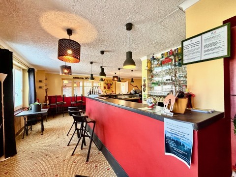 Vente Bar, Restaurant licence IV avec terrasse à Montcuq (46800) en France