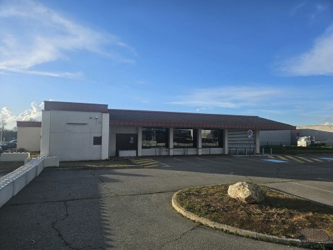 Vente Local commercial , 1030 m2 à La Salvetat-Saint-Gilles (31880)