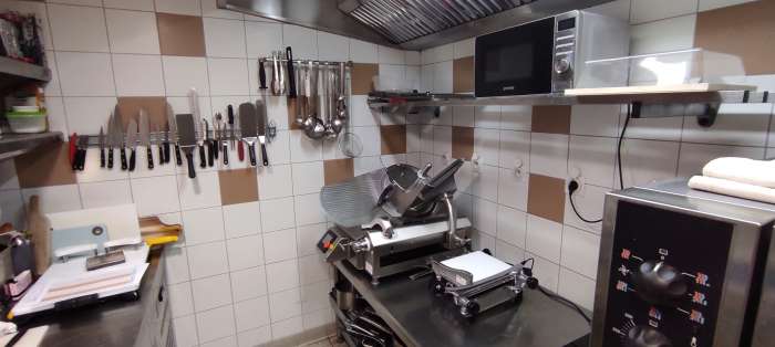 Vente Épicerie fine, bar à vins, petite restauration en plein centre ville, à Épernay (51200)